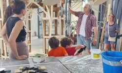 Pronto il mammut di cartapesta che ora si mette in marcia tra i comuni dell’aquilano