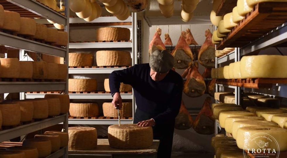Stagionatori Trotta: “Facciamo da balia per mesi ai nostri formaggi. La nostra forza è il microclima di Capracotta”