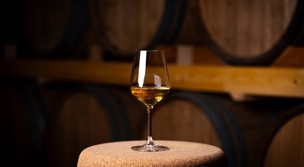 Contini: primo 100/100 nella storia del WineHunter Award per la Vernaccia di Oristano Riserva 1998