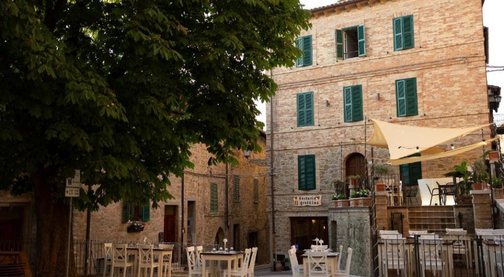 Il vecchio forno del paese diventa spa e la canonica ristorante in un borgo dell’Umbria