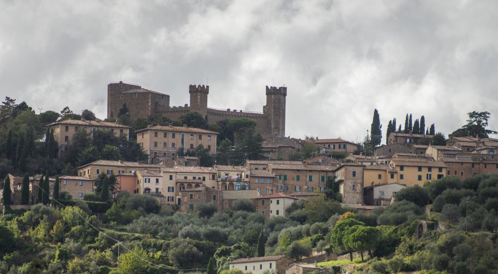 Enoturismo, Montalcino fa il pieno: 233mila presenze nel 2024