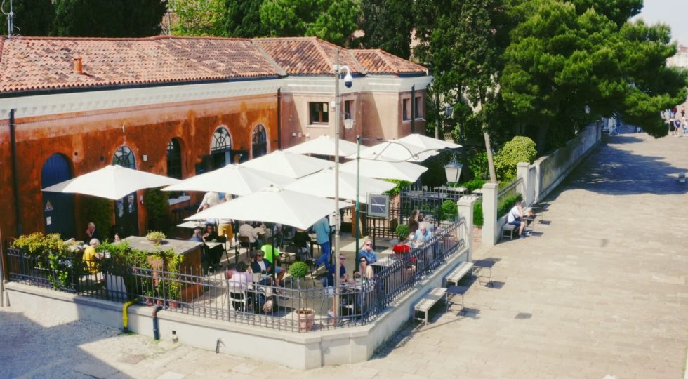 Per il 300esimo Carnevale a Venezia riapre lo storico San Giorgio Cafè, il bistrot museale sull’isola