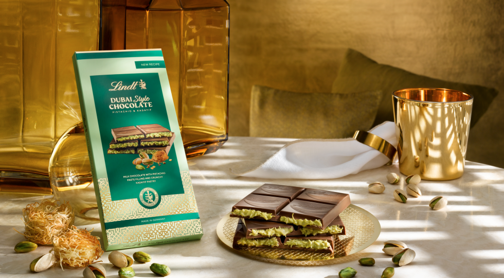 Nella nuova tavoletta Lindt Dubai pistacchio e kadayif