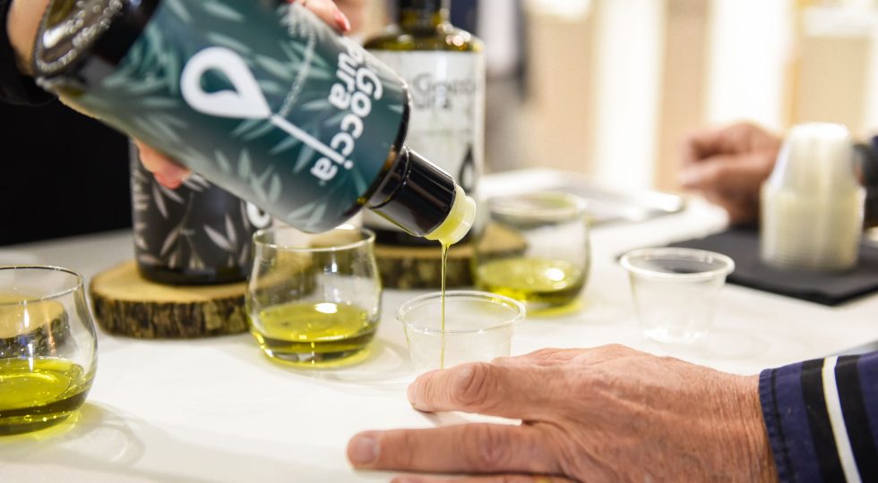 Il 37% degli italiani vorrebbe la carta dell’olio al ristorante