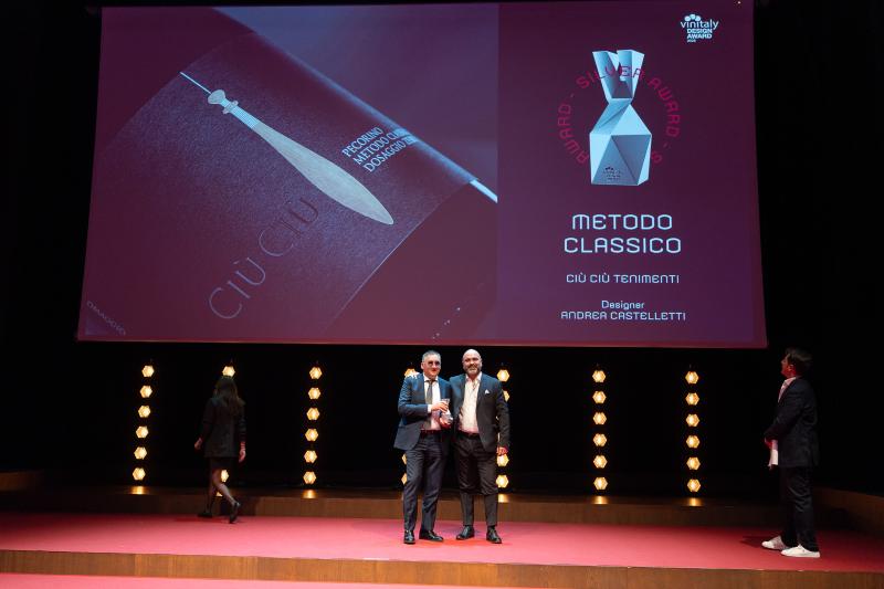 Vinitaly Design Award, premio allo spumante di Ciù Ciù per la categoria “Sparkling Wines”