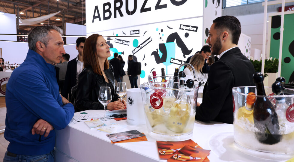 Vinitaly, la zonazione dell’Abruzzo del vino per una produzione di qualità