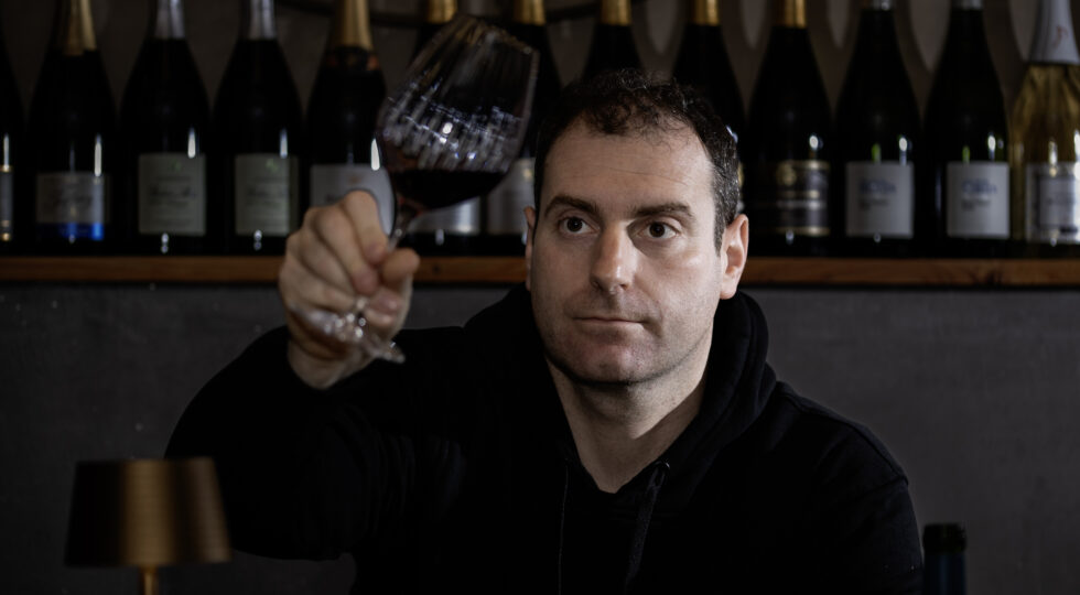 “Non credo nel pairing, credo al vino (in esclusiva) in pizzeria”. Parla Daniele Mari profeta dei bicchieri girevoli