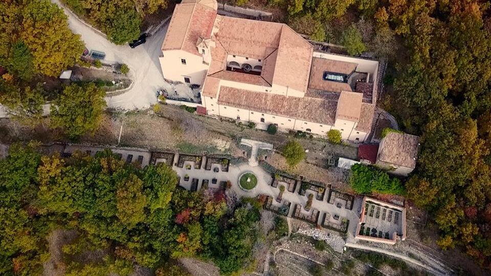 Nella dimora storica del Convento di San Colombo torna la collettiva d’arte