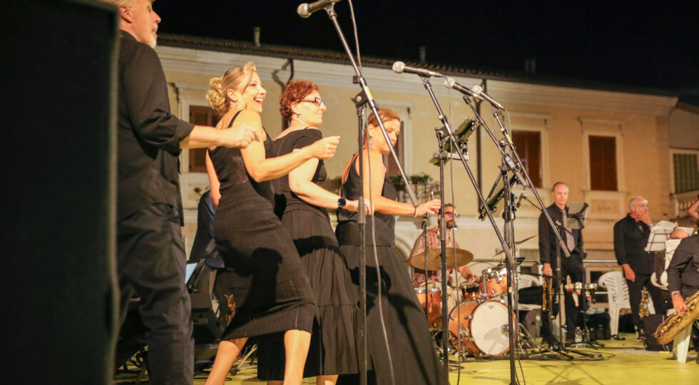 Torna “Swing sotto le Stelle”, a Trasacco la quinta edizione tra musica, ballo e atmosfere vintage