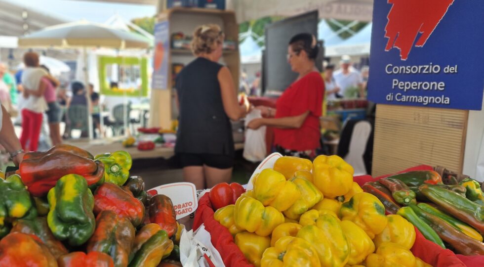 A Carmagnola la Fiera Nazionale del Peperone celebra il “re dell’orto” tra degustazioni, produttori, eventi e musica