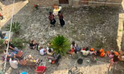 Diario di un viaggio teatrale alla scoperta dell’Abruzzo. A Fano Adriano i figli della transumanza che tornano