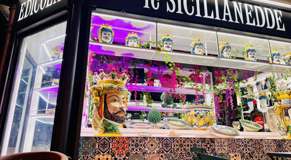 Le Sicilianedde, storica edicola romana diventa luogo di aperitivi. E ora ai sapori dell’isola si affiancano quelli liguri
