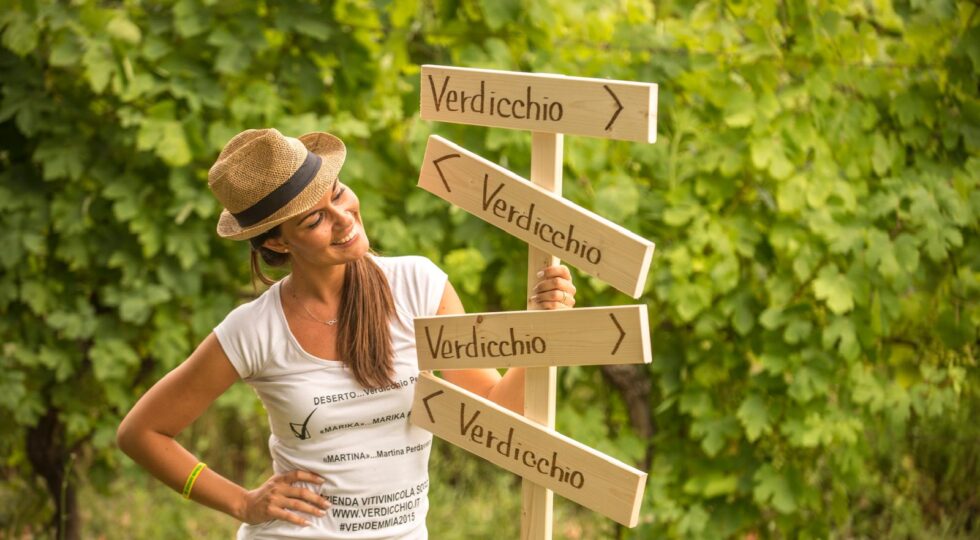 Meno omologazione e più coraggio per il Verdicchio. Così una giovane vignaiola marchigiana firma i suoi vini