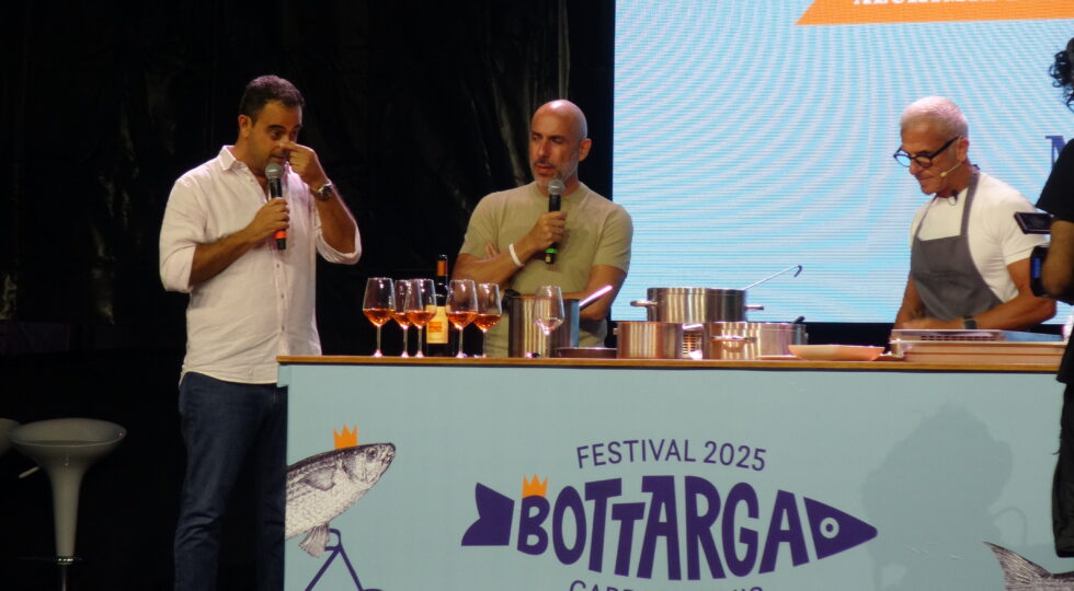 Bottarga e Vernaccia, alchimia vincente al Festival di Cabras con gli chef Oldani e Mariola
