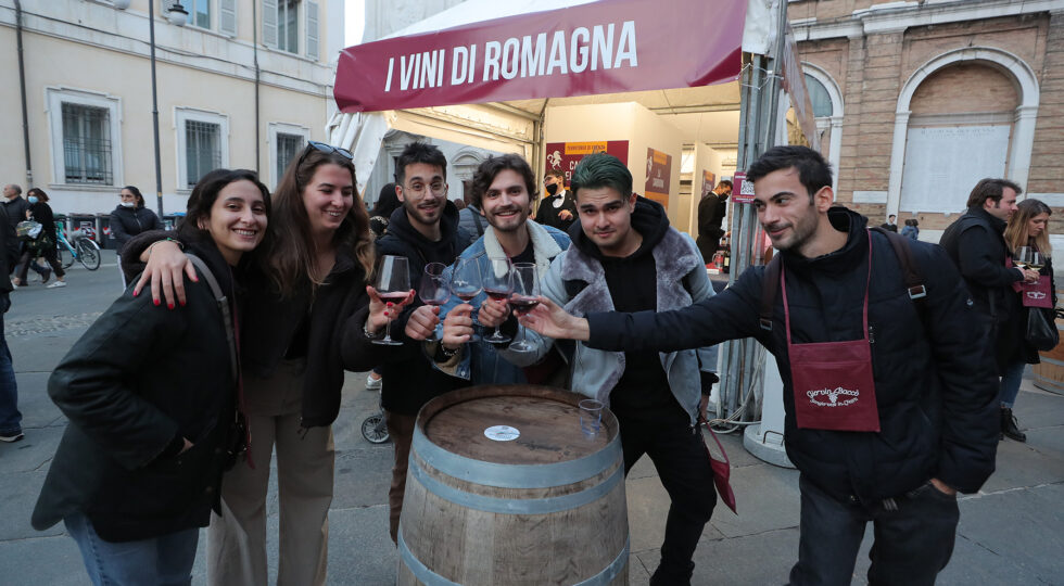 A Ravenna torna “GiovinBacco”, tre giorni di vino (Sangiovese), cibo e Romagna
