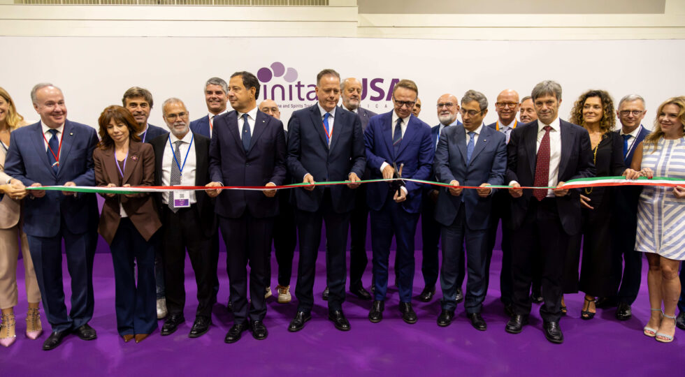 A Vinitaly.USA alleanza Italia-Stati Uniti in nome del vino: 250 aziende e 1.500 buyer per reagire a congiuntura e dazi