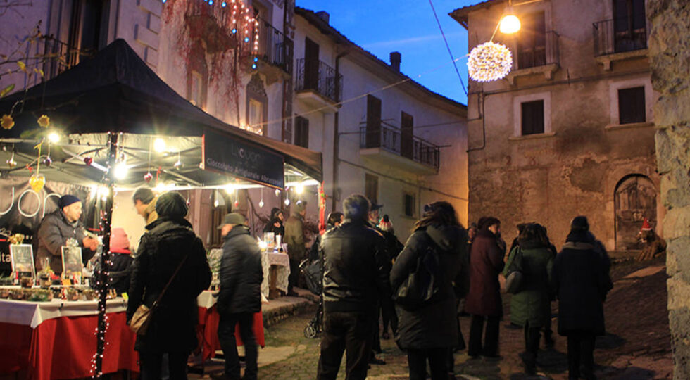 Natale nel Borgo di Tussio 2025: tornano i mercatini tra cibo, zampognari e presepi