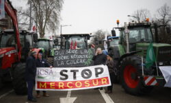 Agricoltori protestano a Strasburgo: con Mercosur a rischio 40mila posti e giro d’affari da 22 miliardi di zootecnia Made in Italy