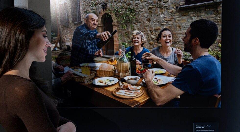 Cucina, gusto e tradizioni: l’Umbria di Steve McCurry in mostra a Montefalco