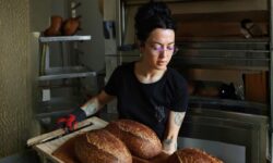 Dall’allergia al nichel al micro panificio da 9 metri quadri. Martina “Eiko”, l’autodidatta di Casa Calla: “Non è solo pane”