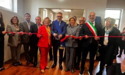 Aula magna dell’Alberghiero di Pescara intitolata a Peppe De Cecco