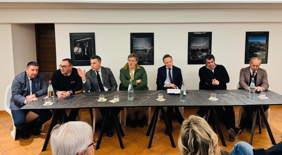 Il ministro Francesco Lollobrigida in Abruzzo incontra il Consorzio Vini e alcuni produttori