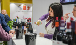 Aumentano i consumatori di vino in Italia. E a sorpresa grazie ai giovani