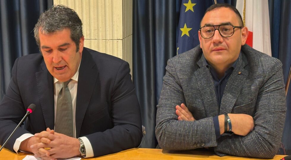 Vendemmia in Abruzzo: rese ridotte e bloccaggio per fronteggiare le enormi giacenze