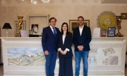 Dall’edilizia all’accoglienza, nel verde alle porte dell’Aquila la famiglia Scimia porta avanti un progetto che unisce passato e presente
