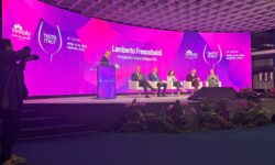 Frescobaldi all’apertura di Vinitaly: “Tensione mercati può fare da sveglia al settore”
