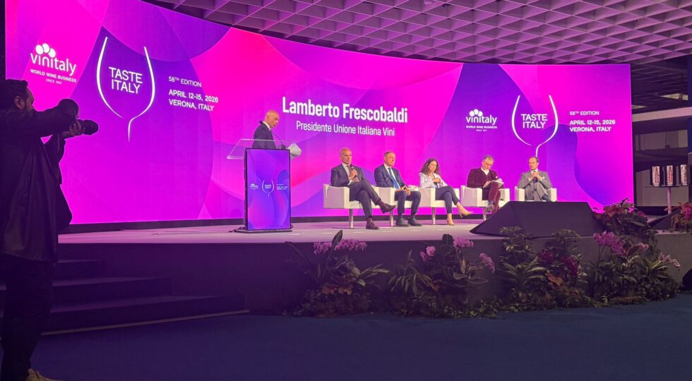 Frescobaldi all’apertura di Vinitaly: “Tensione mercati può fare da sveglia al settore”