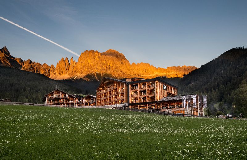 Cultura Dolomiti Week, all’hotel Cyprianerhof una settimana di esperienze condivise tra natura, arte, buon cibo e wellbeing