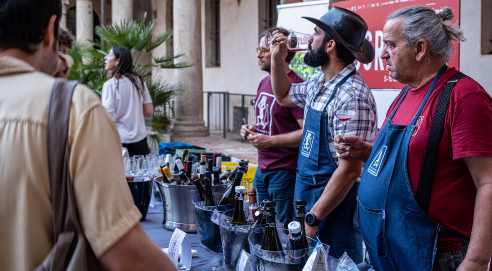 A Bologna il 15esimo Mercato dei vignaioli indipendenti della Fivi. Emiliano Ponzi firma il nuovo manifesto