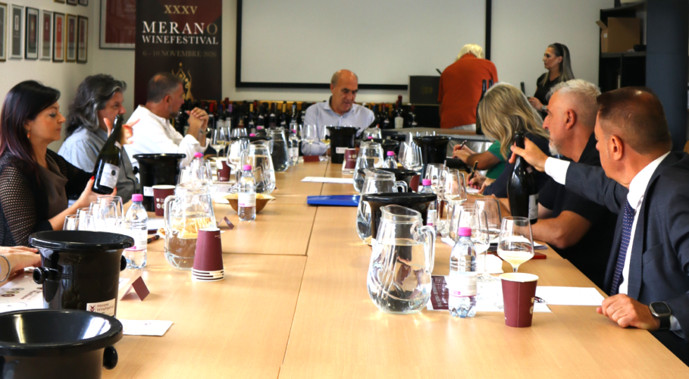 Concluse le degustazioni per i WineHunter Award. Il 17 agosto online la Guida 2026