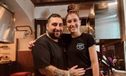 A Loano il tiramisù si compra al distributore automatico: la storia della Bottega del Mugugno e del "self" artigianale che ha conquistato turisti e residenti