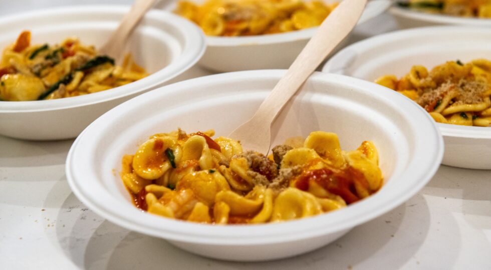 Tra vicoli, chef e sapori di Puglia: a Grottaglie arriva “Orecchiette nelle ‘nchiosce”