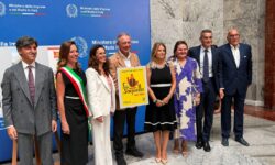 Sei nuovi francobolli celebrano sei eccellenze dell’agroalimentare italiano